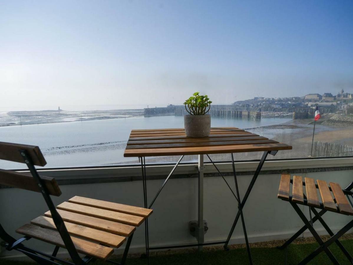 Un Balcon Sur La Mer, Acces Direct A La Plage Granville Bagian luar foto